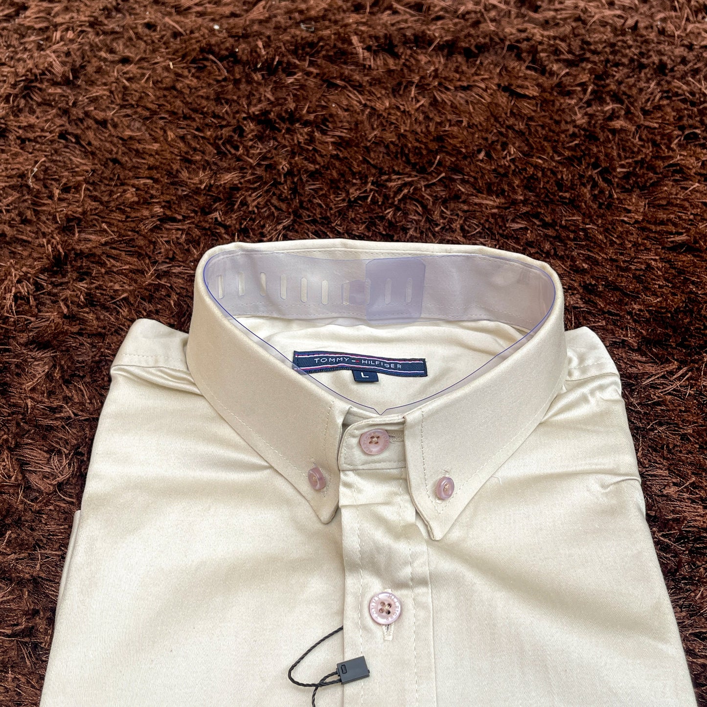 Men’s beige smart fit cotton shirt by Tommy H.